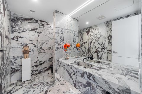 Copropriété à vendre à Miami Beach, Floride: 5 chambres, 365.66 m2 № 1945771 - photo 11
