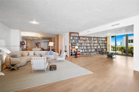 Copropriété à vendre à Miami Beach, Floride: 5 chambres, 365.66 m2 № 1945771 - photo 24