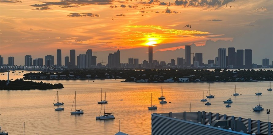 Condo à Miami Beach, Floride, 5 chambres № 1945771