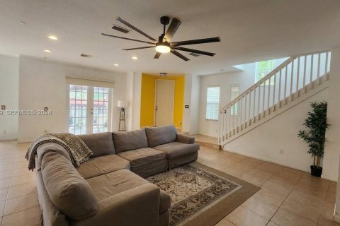 House in Fort Lauderdale, Florida 3 bedrooms, 254.46 sq.m. № 2266138 - photo 7