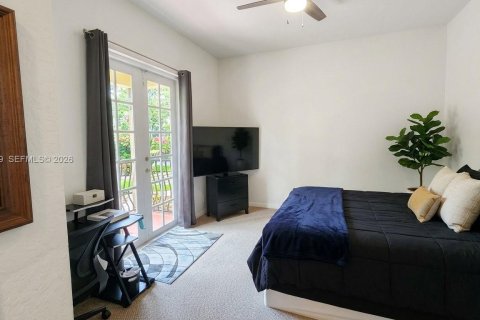 House in Fort Lauderdale, Florida 3 bedrooms, 254.46 sq.m. № 2266138 - photo 10