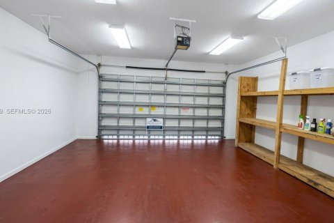House in Fort Lauderdale, Florida 3 bedrooms, 254.46 sq.m. № 2266138 - photo 8