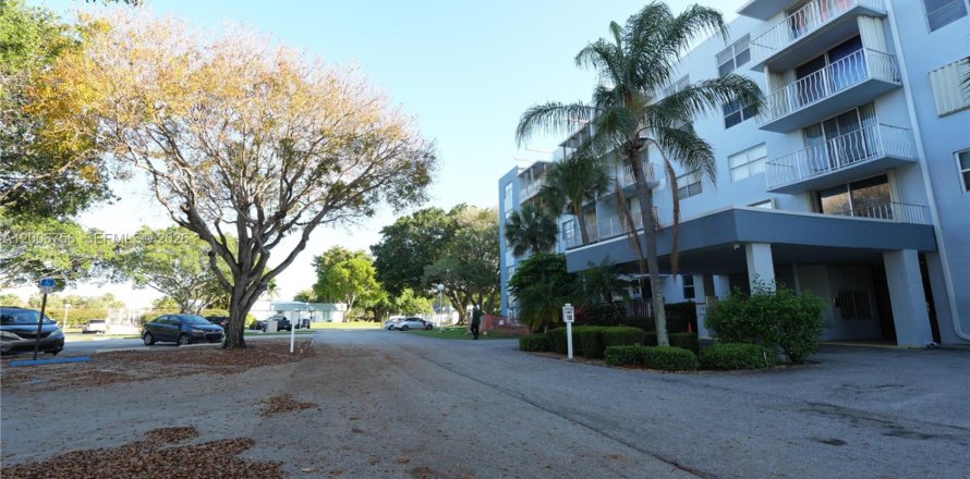 Condo in West Palm Beach, Florida, 2 bedrooms  № 2192378