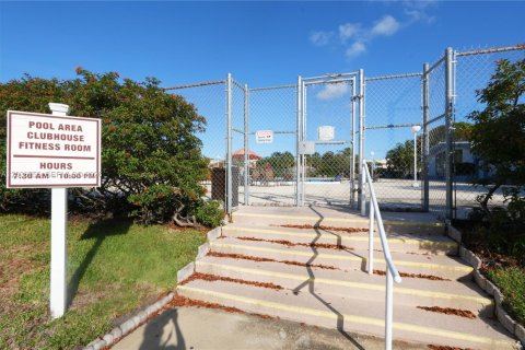 Condo in West Palm Beach, Florida, 2 bedrooms  № 2192378 - photo 27