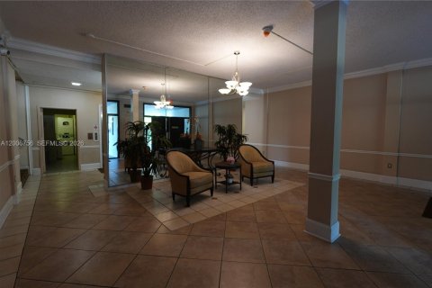 Condo in West Palm Beach, Florida, 2 bedrooms  № 2192378 - photo 22