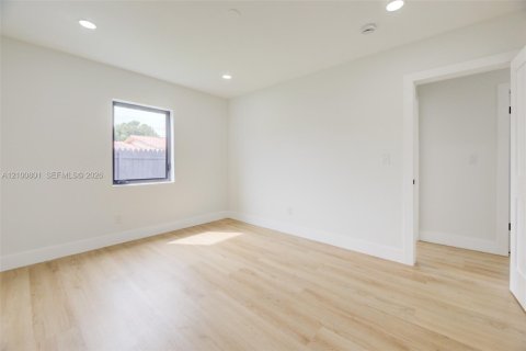 Villa ou maison à vendre à Miami, Floride: 3 chambres, 130.9 m2 № 2411996 - photo 18