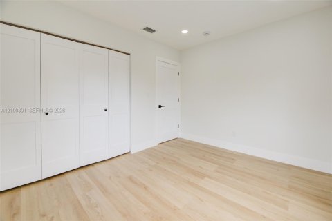 Villa ou maison à vendre à Miami, Floride: 3 chambres, 130.9 m2 № 2411996 - photo 15