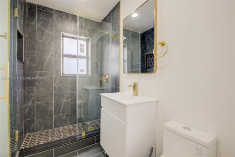 Villa ou maison à vendre à Miami, Floride: 3 chambres, 130.9 m2 № 2411996 - photo 16