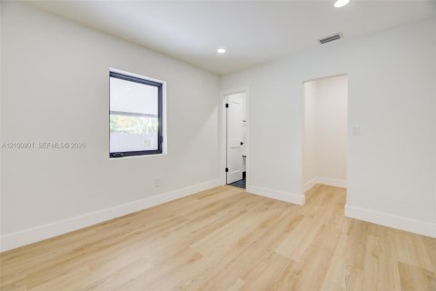 Villa ou maison à vendre à Miami, Floride: 3 chambres, 130.9 m2 № 2411996 - photo 10