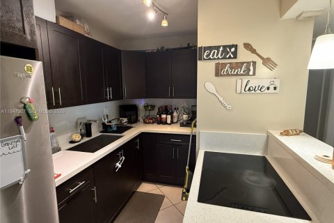 Купить кондоминиум в Майами, Флорида 2 спальни, 72.84м2, № 2003111 - фото 4