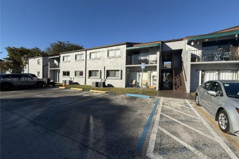 Купить кондоминиум в Майами, Флорида 2 спальни, 72.84м2, № 2003111 - фото 1