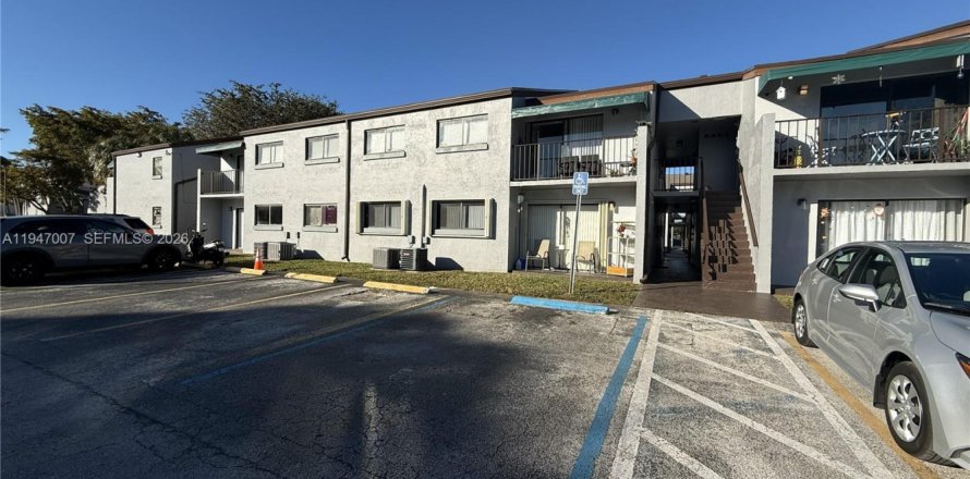 Кондоминиум с 2 спальнями в Майами, Флорида № 2003111