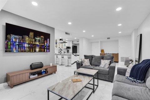 Condo in Hollywood, Florida, 2 bedrooms  № 2009079