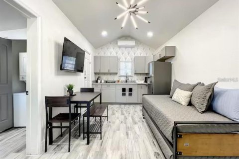 Commercial property in Orlando, Florida 179.67 sq.m. № 2095495 - photo 29