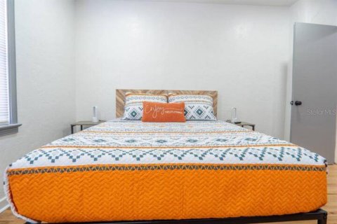 Commercial property in Orlando, Florida 179.67 sq.m. № 2095495 - photo 10