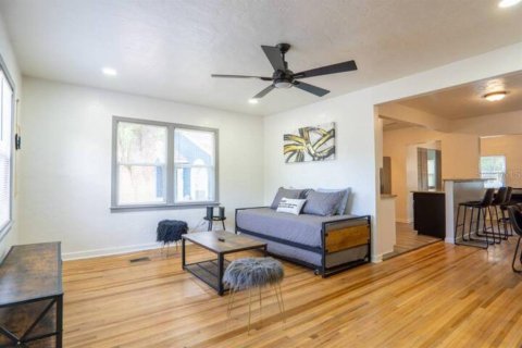 Commercial property in Orlando, Florida 179.67 sq.m. № 2095495 - photo 16