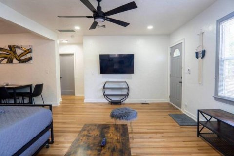 Commercial property in Orlando, Florida 179.67 sq.m. № 2095495 - photo 20