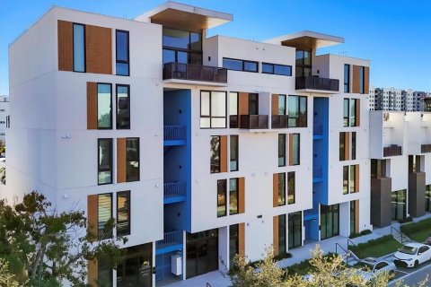 Condo in Sarasota, Florida, 2 bedrooms № 2148373