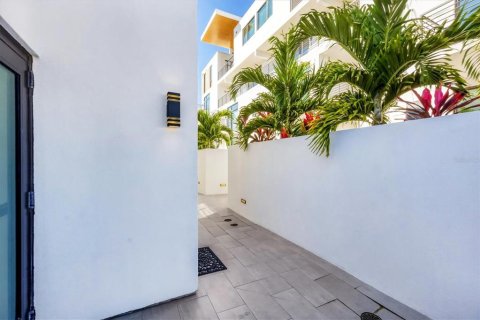 Condo in Sarasota, Florida, 2 bedrooms  № 2148373 - photo 6