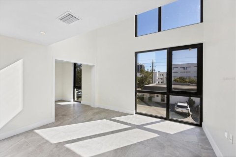 Condo in Sarasota, Florida, 2 bedrooms  № 2148373 - photo 4