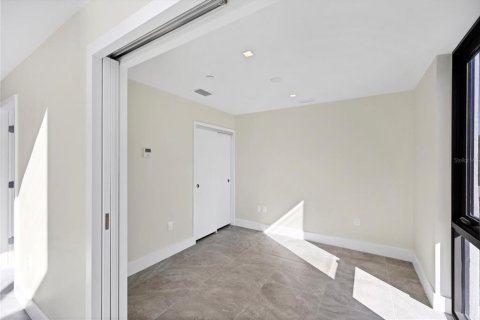 Condo in Sarasota, Florida, 2 bedrooms  № 2148373 - photo 12