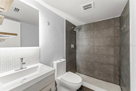 Condo in Winter Park, Florida, 2 bedrooms № 2114751 - photo 18