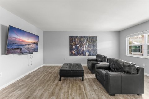 Condo in Winter Park, Florida, 2 bedrooms № 2114751 - photo 8