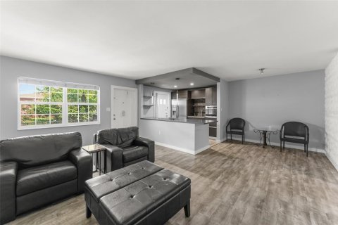 Condo in Winter Park, Florida, 2 bedrooms № 2114751 - photo 10