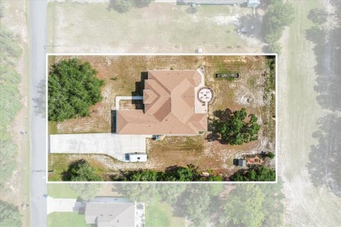 House in Weeki Wachee, Florida 4 bedrooms, 313.55 sq.m. № 1835480 - photo 2