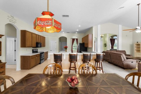 House in Weeki Wachee, Florida 4 bedrooms, 313.55 sq.m. № 1835480 - photo 12