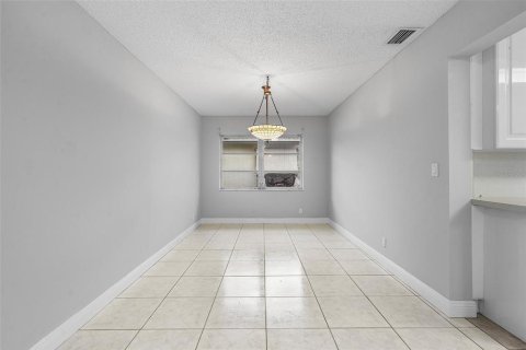 Casa en venta en Plantation, Florida, 2 dormitorios, 176.33 m2 № 1876572 - foto 21