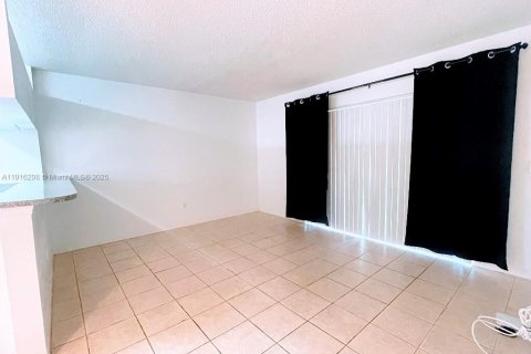Copropriété à louer à Hollywood, Floride: 1 chambre, 49.89 m2 № 1971084 - photo 6