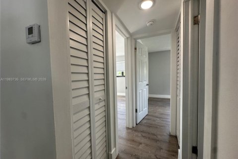 Снять в аренду квартиру в Майами, Флорида 2 спальни, № 2049462 - фото 12