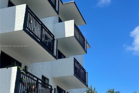 Снять в аренду квартиру в Майами, Флорида 2 спальни, № 2049462 - фото 30