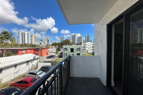 Снять в аренду квартиру в Майами, Флорида 2 спальни, № 2049462 - фото 22