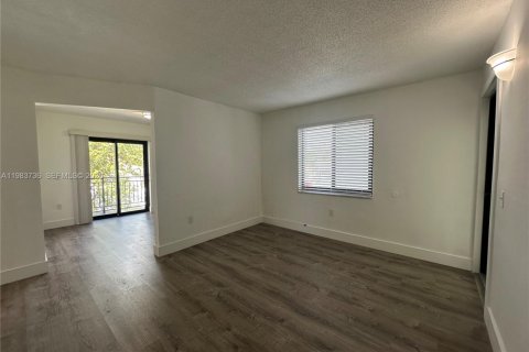 Снять в аренду квартиру в Майами, Флорида 2 спальни, № 2049462 - фото 4