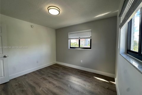 Снять в аренду квартиру в Майами, Флорида 2 спальни, № 2049462 - фото 16