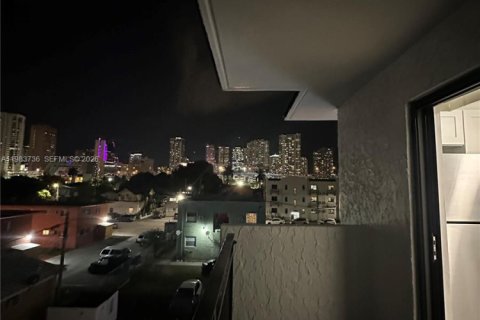 Снять в аренду квартиру в Майами, Флорида 2 спальни, № 2049462 - фото 23