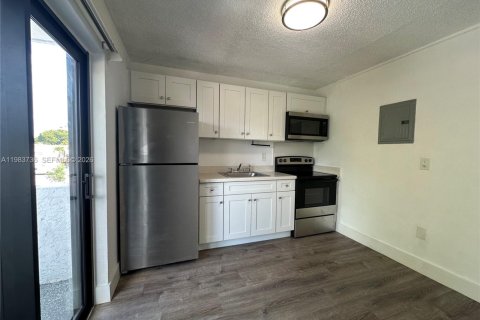 Снять в аренду квартиру в Майами, Флорида 2 спальни, № 2049462 - фото 3