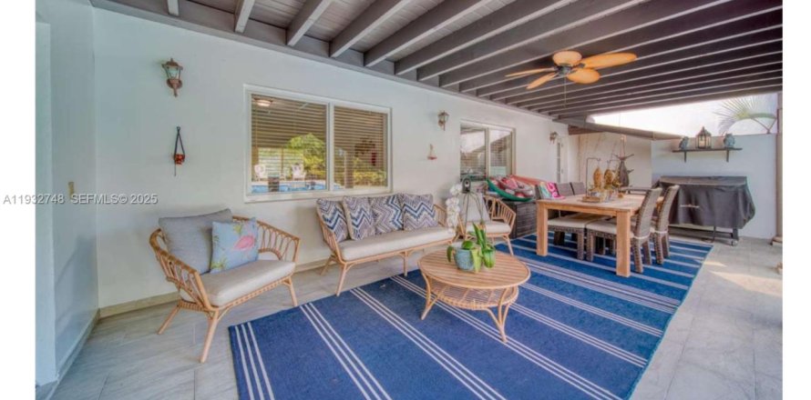 Дом в Пайнкрест, Флорида 5 спален, 277.22м2 № 1992289