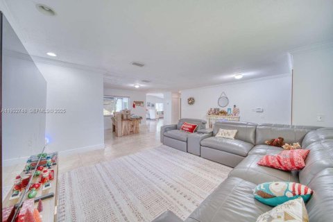 Снять в аренду виллу или дом в Пайнкрест, Флорида 5 спален, 277.22м2, № 1992289 - фото 17