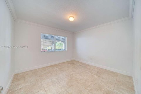 Снять в аренду виллу или дом в Пайнкрест, Флорида 5 спален, 277.22м2, № 1992289 - фото 24