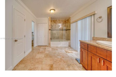 Снять в аренду виллу или дом в Пайнкрест, Флорида 5 спален, 277.22м2, № 1992289 - фото 19