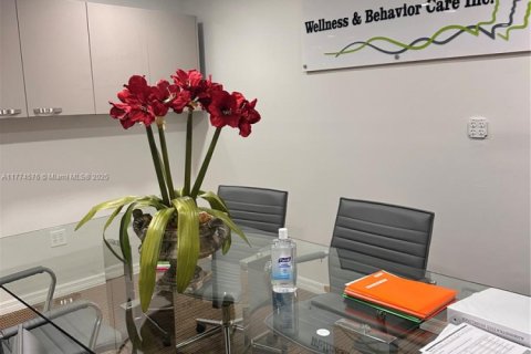 Propiedad comercial en venta en Miami, Florida № 1863965 - foto 22