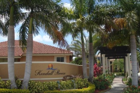 Adosado en venta en Miami, Florida, 4 dormitorios, 166.57 m2 № 1936357 - foto 30