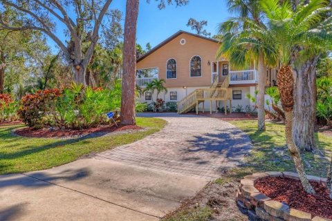 House in Bradenton, Florida 3 bedrooms, 253.44 sq.m. № 1565025 - photo 1