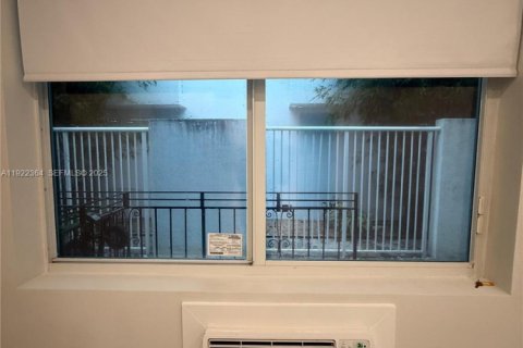 Apartamento en alquiler en Miami Beach, Florida, 1 dormitorio, 812.52 m2 № 2060006 - foto 6