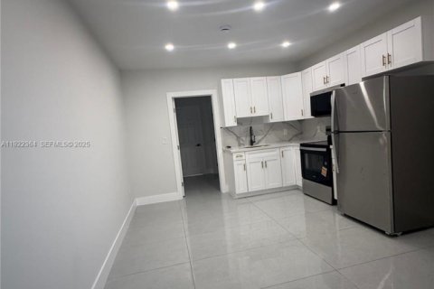Apartamento en Miami Beach, Florida 1 dormitorio, 812.52 m2 № 2060006