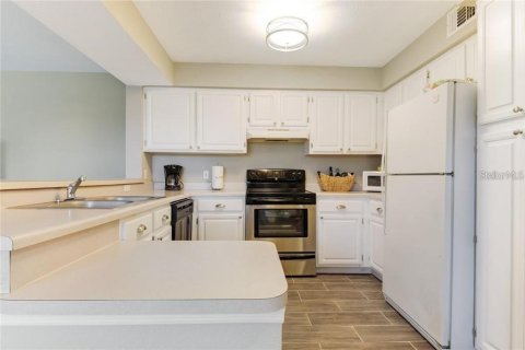 Condo in Orlando, Florida, 2 bedrooms  № 1636651 - photo 3