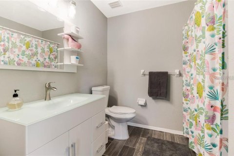 Condo in Orlando, Florida, 2 bedrooms  № 1636651 - photo 14